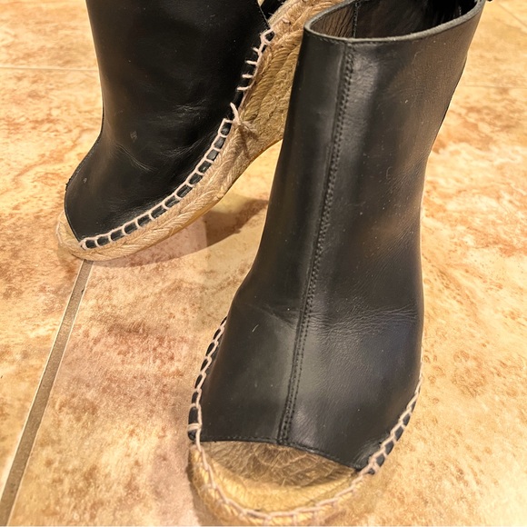 Black like new - Picture 1 of 8